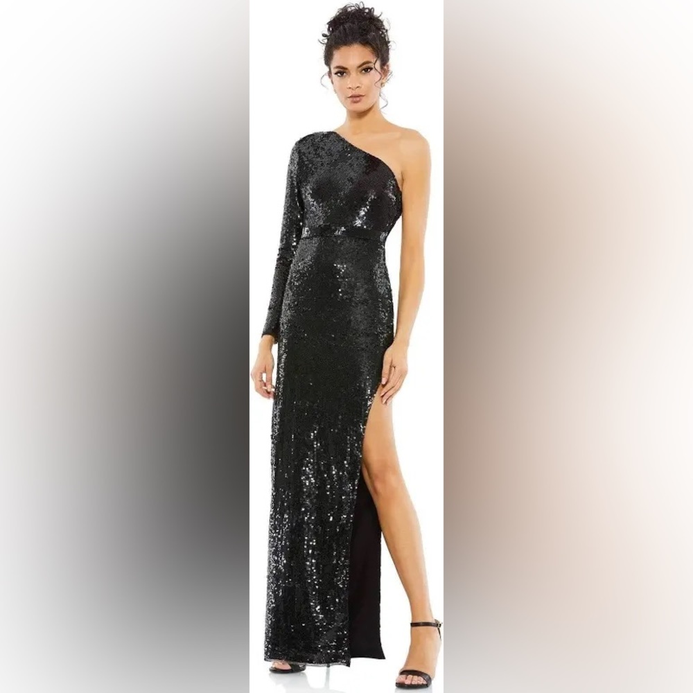 NWT Mac Duggal Asymmetric Sequined Gown